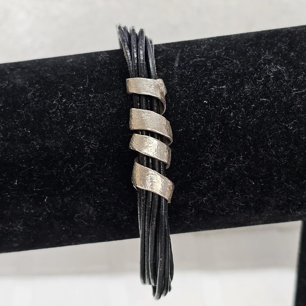 Silpada Leather and 925 Silver Bracelet Adjustable - Picture 4 of 16